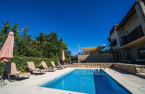 Babin Kuk House | Luxuriöse Villa am Strand in Dubrovnik mit Pool by Interhome