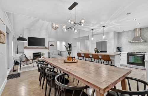 Saint-Faustin-Lac-Carre Ski Chalet | Luxurious Scandinavian Golf Chalet + Private Spa