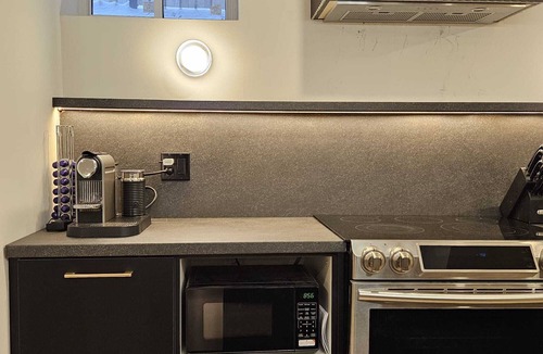 Stouffville Apartment | Luxurious Modern 2 Bedroom Apartment