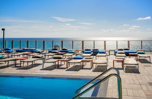 Hollywood South Central Beach Apartment | Luxurios 2B/2B Condo Beachfront Building