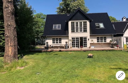 Vedbaek Villa | Luxurious 10 bed house, beach, lake, forest, tranquility, harmony
