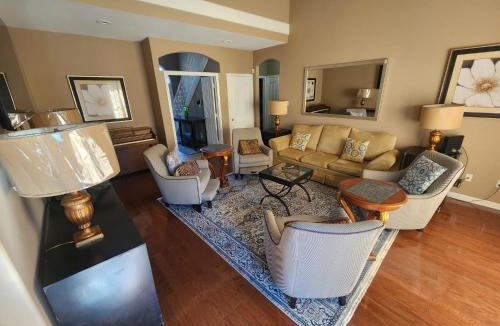 Cordova House | Luxurious 11 Large beds with Jetted Tub 3000 Sq ft