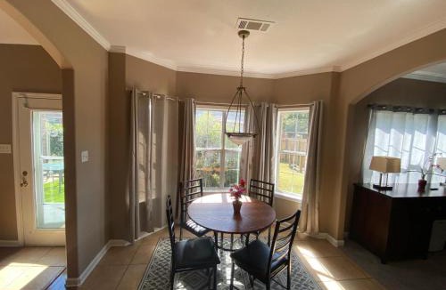 Cordova House | Luxurious 11 Large beds with Jetted Tub 3000 Sq ft