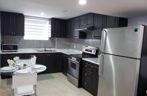 Mount Pleasant Apartment | Luxurious 1BR-1BA Apartment Bright Spacious with free parking-gc-1