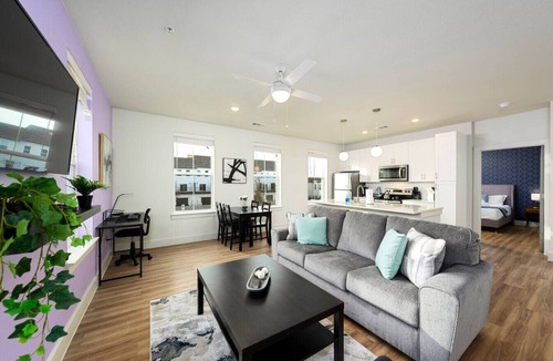 Pflugerville Apartment | Luxurious 1BR Gem – Steps from the Action
