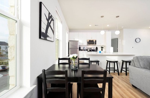 Pflugerville Apartment | Luxurious 1BR Gem – Steps from the Action
