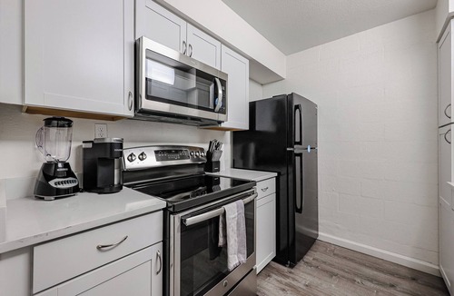 Entertainment District Apartment | Luxurious 1BR Retreat w/Sofa Bed | Downtown