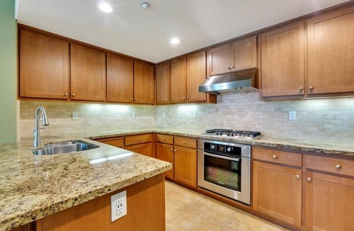Livermore House | Luxurious 2 bed 2 bath Townhome