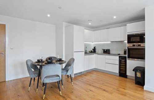 The Westside Apartment | Luxurious 2 bed central apartment