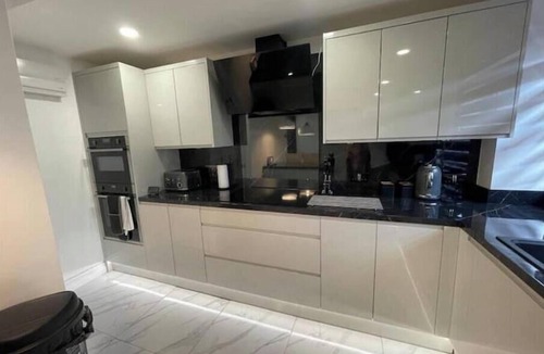 Basildon House | Luxurious 2 bed home in Basildon