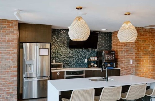 Pendleton Apartment | Luxurious 2 Bed Suite—in OTR Cincinnati!