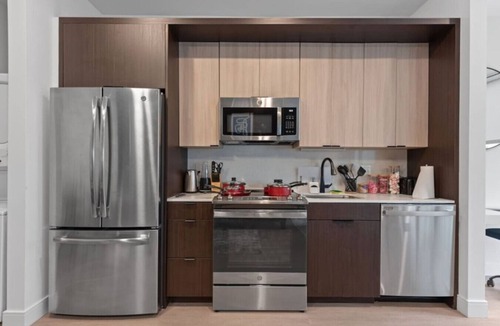 Pendleton Apartment | Luxurious 2 Bed Suite—in OTR Cincinnati!