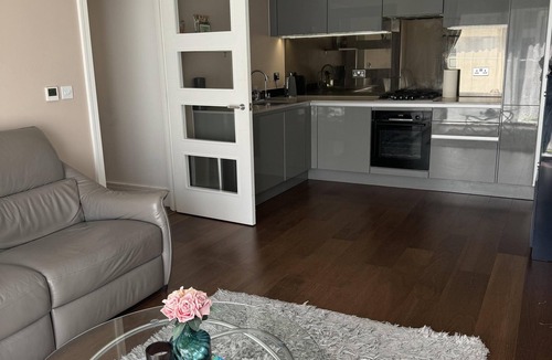 Reading Apartment | Luxurious 2 Bedroom Apartment in Reading