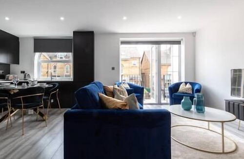 Staines Apartment | Luxurious 2 Bedroom Apartment