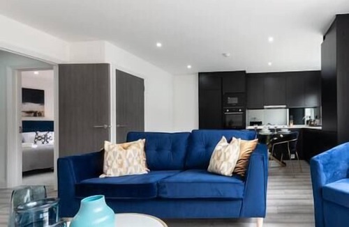 Staines Apartment | Luxurious 2 Bedroom Apartment