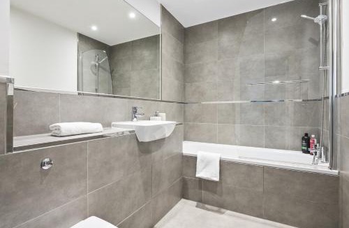 Great Baddow Apartment | Luxurious 2 Bedroom Apartment with Free Parking, Sky TV, Sports, Movies & Netflix