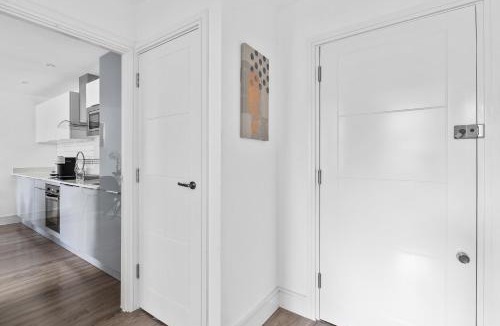 Great Baddow Apartment | Luxurious 2 Bedroom Apartment with Free Parking, Sky TV, Sports, Movies & Netflix