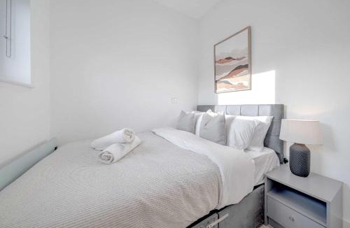 Coulsdon West Apartment | Luxurious 2 Bedroom Apartment