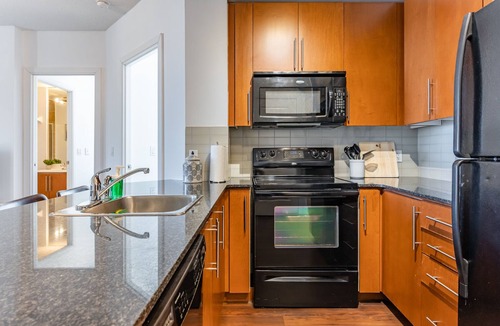 Downtown Mississauga Condo | Luxurious 2 Bedroom Condo