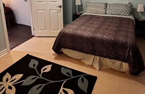 Richmond Hill Apartment | Luxurious 2 Bedroom Basement Apartment
