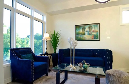 Beamsville House | Luxurious 2 Bedroom Townhouse