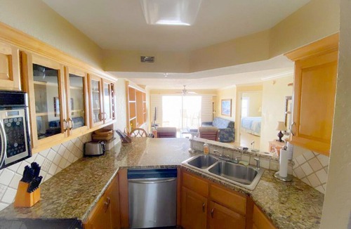 Seawinds Condo Condo | Luxurious 2BD/2BA Direct Beachfront Condo Sleeps 6, Ormond Beach/Dayton