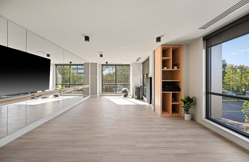 Inner Belt Apartment | Luxurious 2BR - 2BA Apt at Hyatus