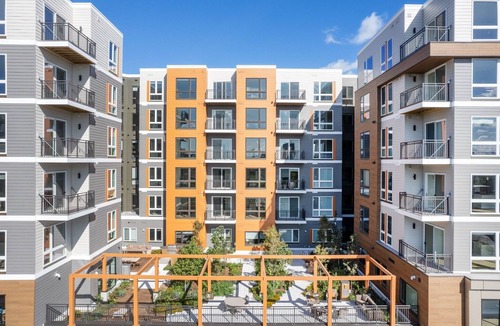 Inner Belt Apartment | Luxurious 2BR - 2BA Apt at Hyatus