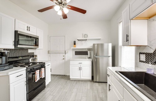 North Hyde Park Apartment | Luxurious 2BR Kansas City Condo Near Downtown