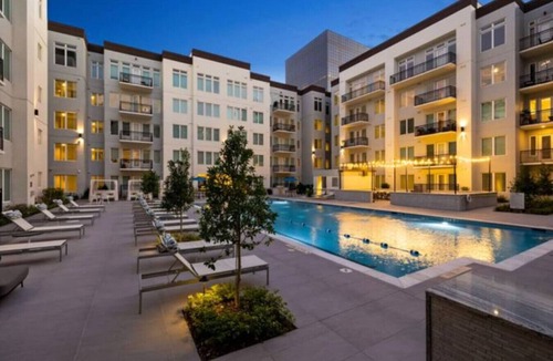 The Galleria Apartment | Luxurious 3 Bed/2.5 Bath Apt Near Galleria Houston
