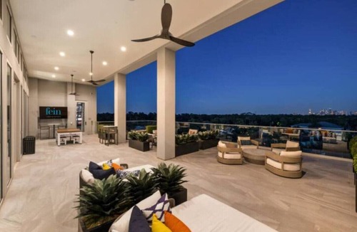 The Galleria Apartment | Luxurious 3 Bed/2.5 Bath Apt Near Galleria Houston