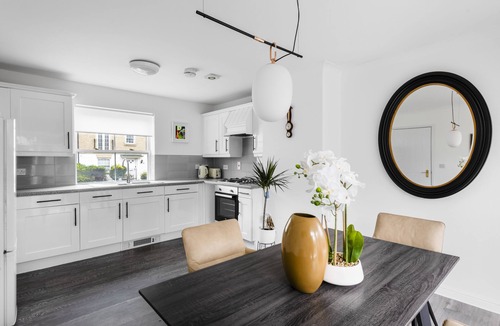 Braintree House | Luxurious 3 Bed House with Free Parking