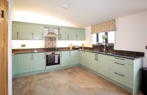 Little Stukeley Cottage | Luxurious 3-bedroom rustic barn conversion