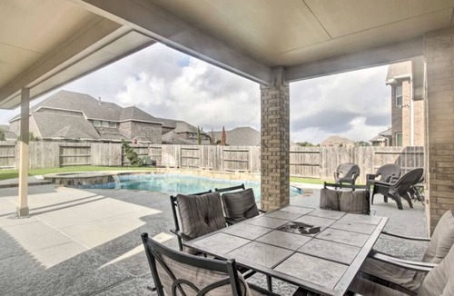 Katy House | "Luxurious 3-Bedroom Mansion with Heavenly Heated Pool and Jacuzzi Retreat"