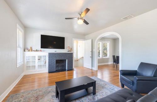 Highland Park House | Luxurious 3 bedroom near downtown and convention center