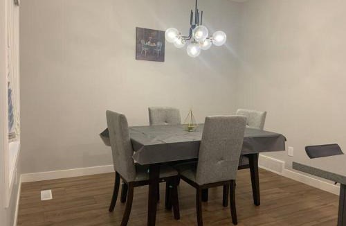 Regina Apartment | Luxurious 3 BR Villa with free parking - King Bed