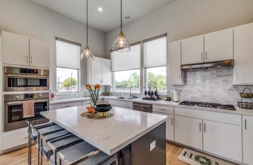 Spring Shadows House | Luxurious 3 story home in Houston! Elegance galore