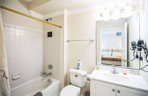 Fairland House | Luxurious 3BR Home!