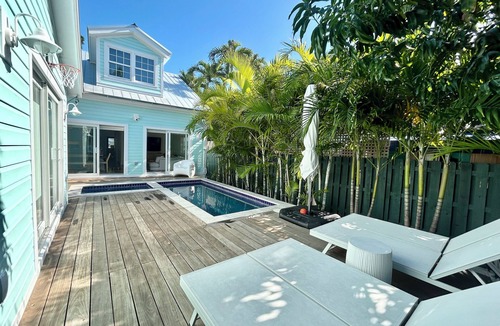 Old Town House | -LUXURIOUS 4 Bd, 3.5 Bth off DUVAL-OLD TOWN-Modern, Pool/hot tub-Separate Studio