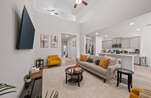 Aubrey House | Luxurious 4-Bed Home with Pool Table & Nearby Pool