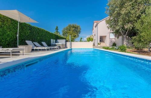 Zemunik Donji Villa | Luxurious 4-bedroom villa with pool wellness & spa