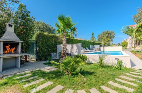 Zemunik Donji Villa | Luxurious 4-bedroom villa with pool wellness & spa