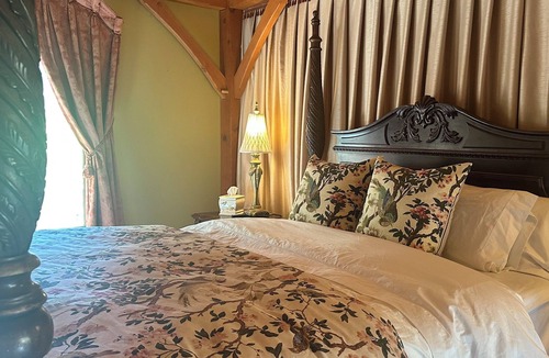 Marble Other | Luxurious 4-bedroom farmhouse nestled in the beautiful mountains of Marble, NC