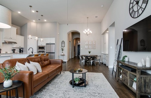 Tarrant County House | Luxurious 4-bedroom house with media room in charming Haslet