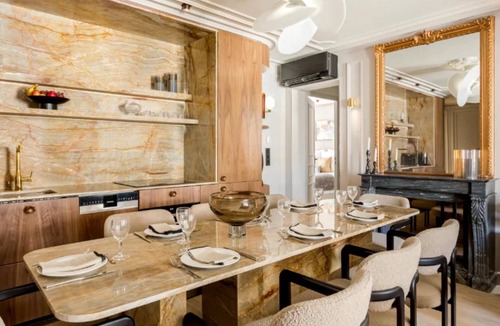 Quartier du Faubourg-Montmartre Apartment | LUXURIOUS 4 BR PARISIAN APT IN THE HEART OF CITY NEAR ICONIC THEATRES & CABARETS