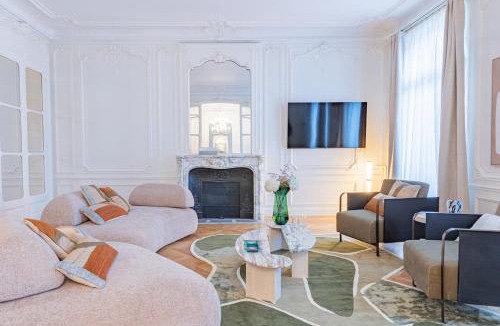 Neuilly-sur-Seine Apartment | Luxurious 4BD Apartment - Arc de Triomphe 2
