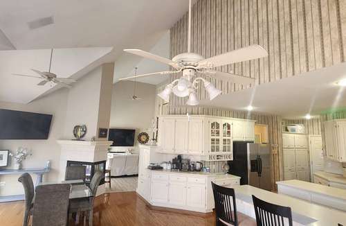 Overland Park House | Luxurious 4BD3.5BA Spacious Game Room Loft Big Yard