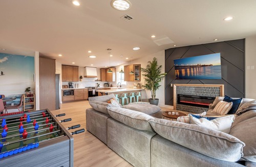 South Oceanside House | Luxurious 4BR ensuite, sauna, walk to beach & restaurants. 15 min to Legoland!