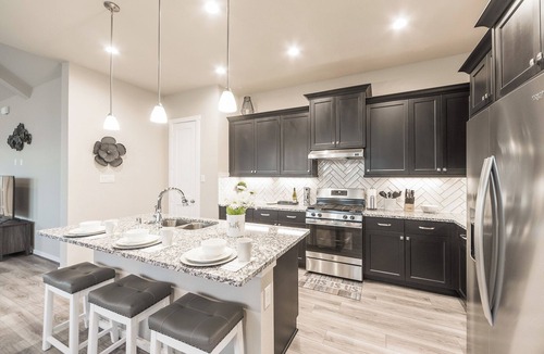 Sienna Plantation House | Luxurious 4BR Retreat｜Lush Backyard｜Family-Friendly｜ Community Pool #41016