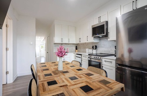Sainte-Marie Apartment | Luxurious 4BR with Sunny Deck Balcony
